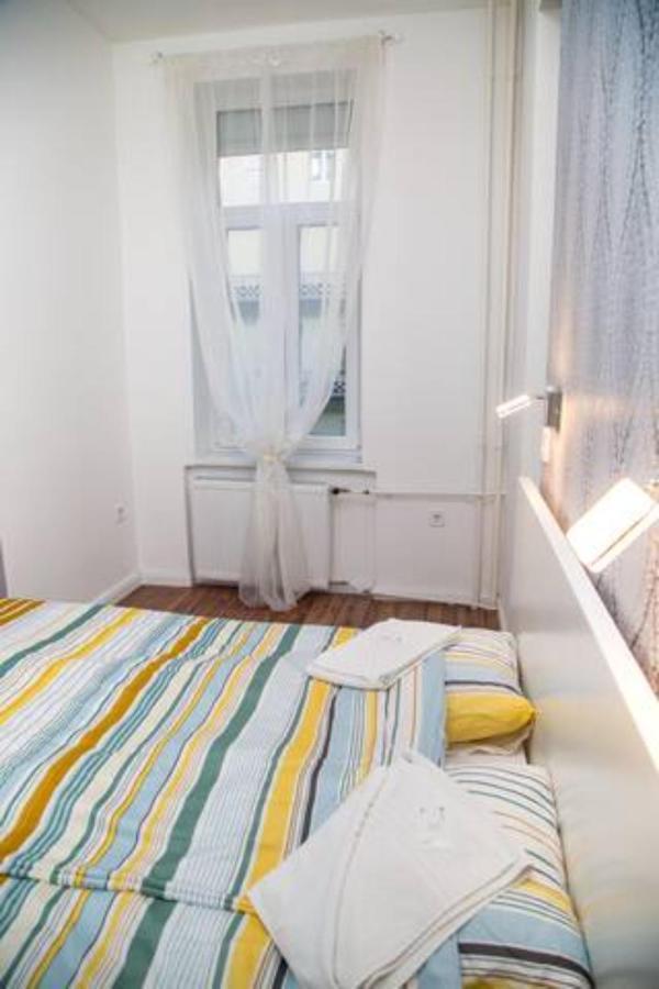 Hi-Bp Design Home Apartments In The Heart Of Budapest Esterno foto